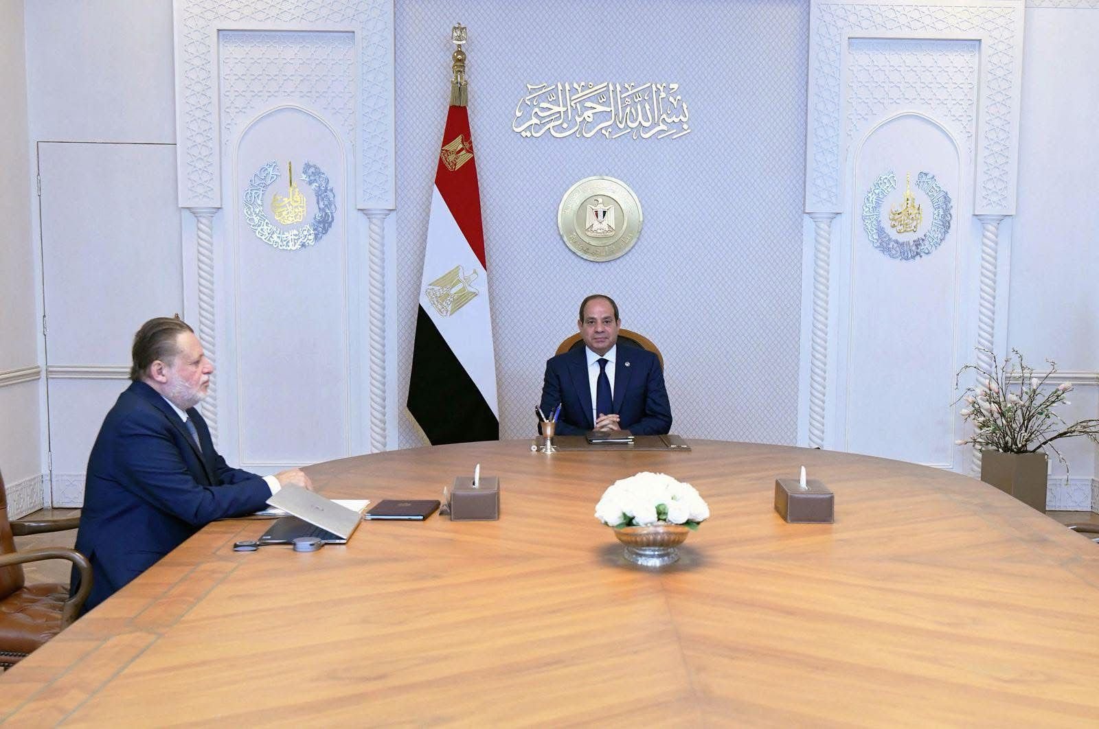 الرئيس السيسي يبحث مع محافظ البنك المركزي جهود خفض التضخم وزيادة التدفقات الدولارية