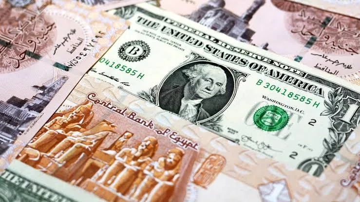 تحت مستوى 52 جنيهًا.. تدفقات النقد الأجنبي تقود الجنيه لمكاسب جديدة أمام الدولار