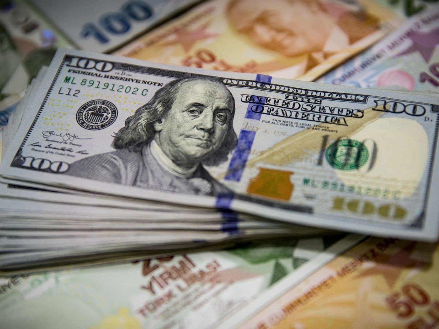 الأموال الساخنة تنعش سوق الدين في مصر