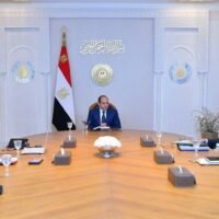الرئيس السيسي يؤكد ضرورة وضع جداول زمنية لإنهاء المشروعات الجاري تنفيذها في قطاعات الإسكان والمرافق ومياه الشرب