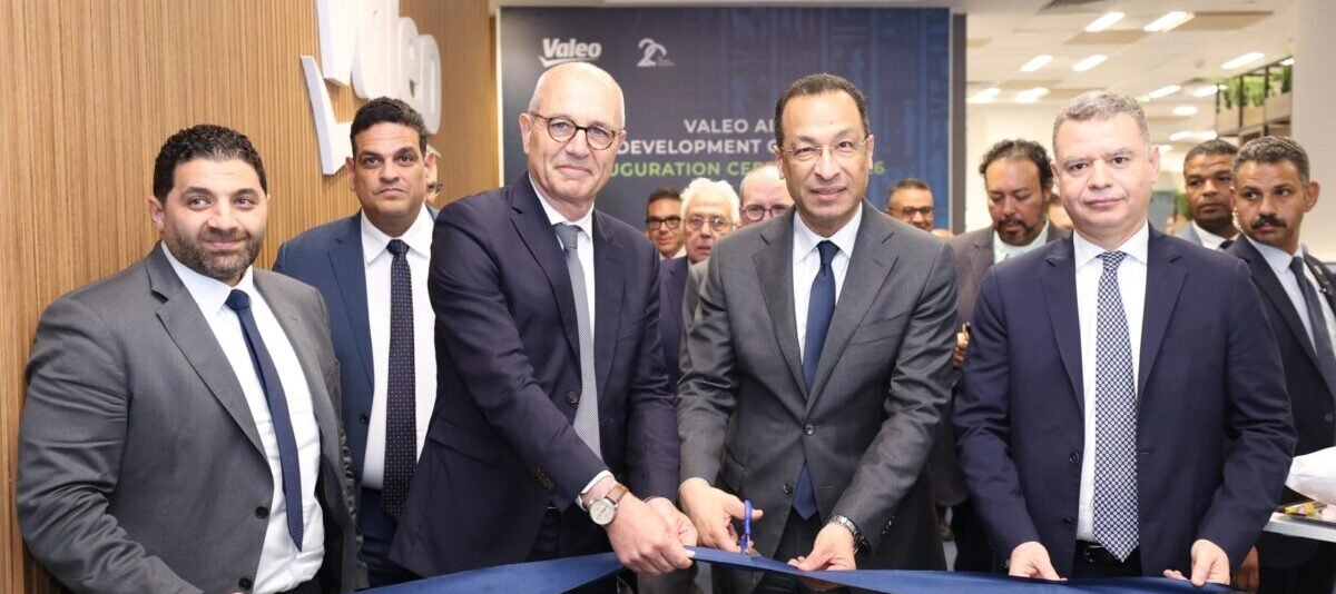 وزير الاتصالات وتكنولوجيا المعلومات يفتتح مركز تطوير الذكاء الاصطناعي لشركة فاليو Valeo بالقرية الذكية