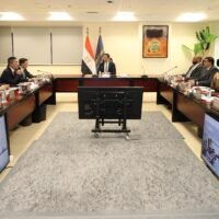 وزير الاتصالات يبحث مع مسئولي هواوي تعزيز التعاون في الاتصالات والتكنولوجيات المتقدمة