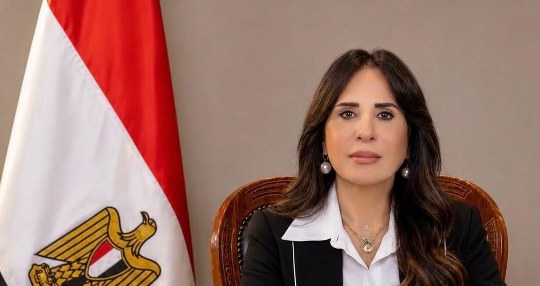 «الإسكان» تتيح خدمة نقل ملكية الوحدات العقارية إلكترونيًا عبر أجهزة المدن الجديدة