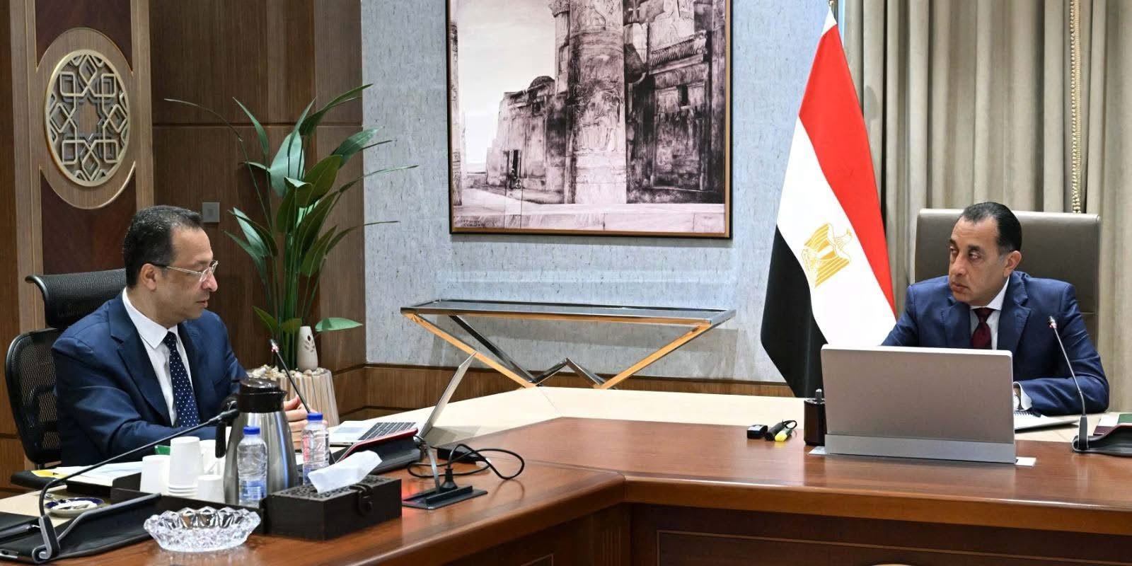 وزير الاتصالات: خطط لزيادة الاستثمارات في مجال التعهيد وتطوير خدمات الاتصالات