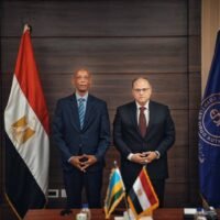 رئيس هيئة الدواء المصرية يستقبل مدير عام هيئة الغذاء والدواء الرواندية لبحث تعزيز التعاون الرقابي