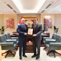 وزير الصحة يستقبل سفير التشيك لبحث توطين تصنيع أسرة المستشفيات والصناعات الطبية