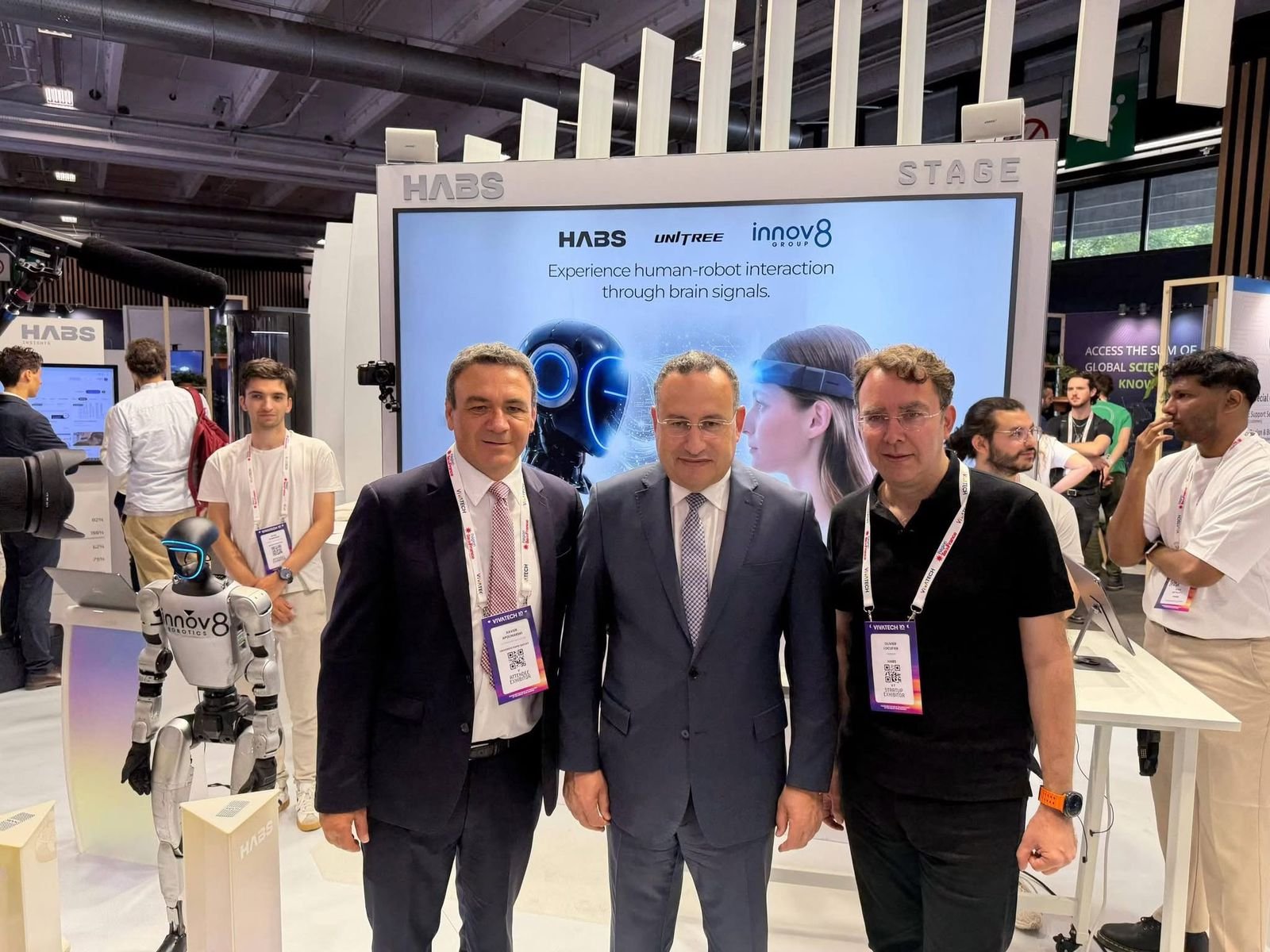 وزير التعليم العالي والبحث العلمي يشارك في فعاليات معرض Viva Technology 2026 بفرنسا
