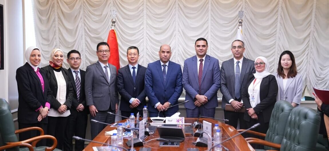 توفر 300 فرصة عمل.. وزير العمل يبحث مع شركة «هواوي» استعدادات ملتقى التوظيف السنوي «Hire7» والتعاون في مجال التدريب وتأهيل الشباب