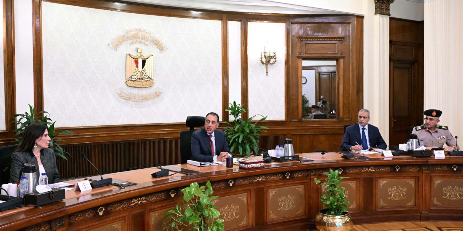 رئيس الوزراء يتابع مستجدات الاستعدادات الجارية لبدء تنفيذ مشروعات المرحلة الثانية من المبادرة الرئاسية