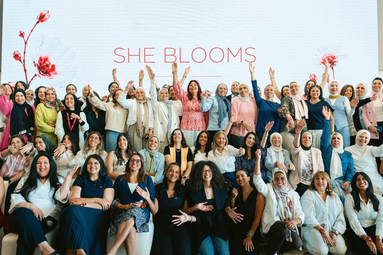 إي آند مصر تطلق برنامج «She Blooms» لتمكين المرأة