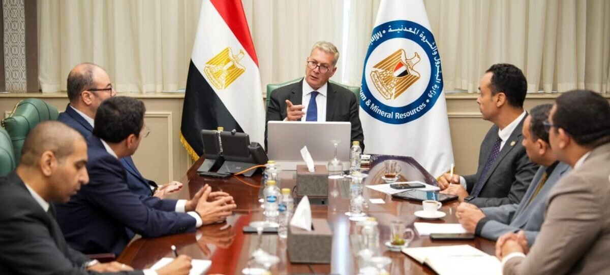 وزير البترول يبحث مع SLB توظيف الذكاء الاصطناعي لزيادة الإنتاج وتطوير بوابة مصر للاستكشاف وتعزيز كفاءة الطاقة