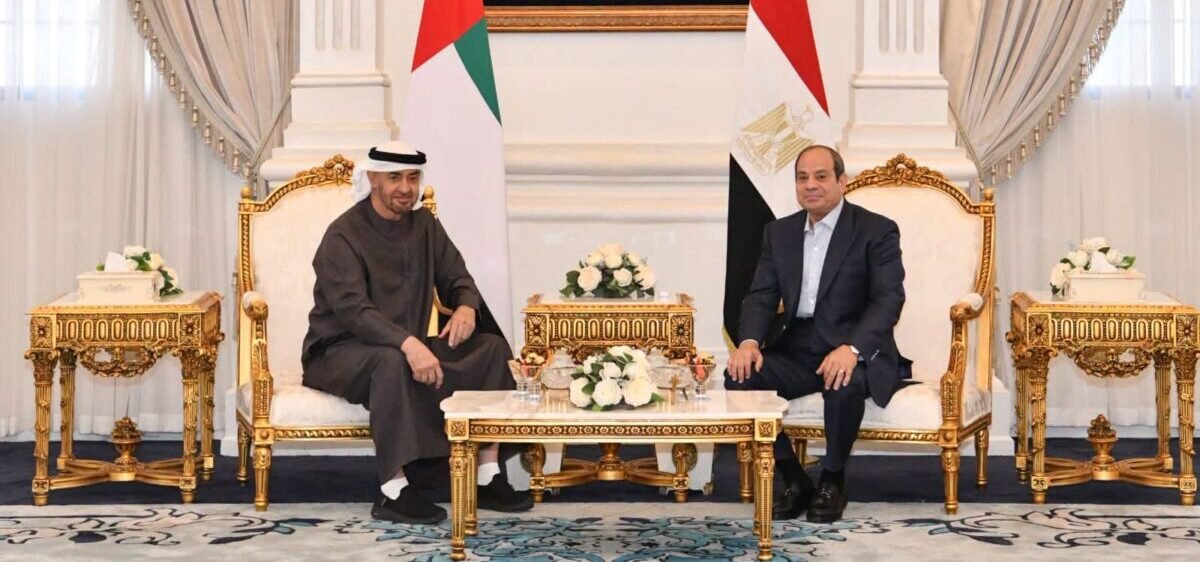الرئيس السيسي يستقبل رئيس الإمارات ويؤكدان: التحديات الحالية تتطلب التنسيق المشترك