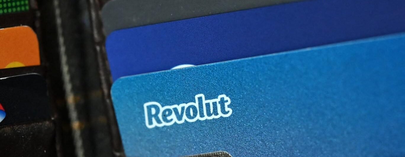 «ريفولوت» تبدأ بيعًا ثانويًا لأسهمها بتقييم 115 مليار دولار وتصبح الأعلى قيمة بين شركات التكنولوجيا المالية في أوروبا