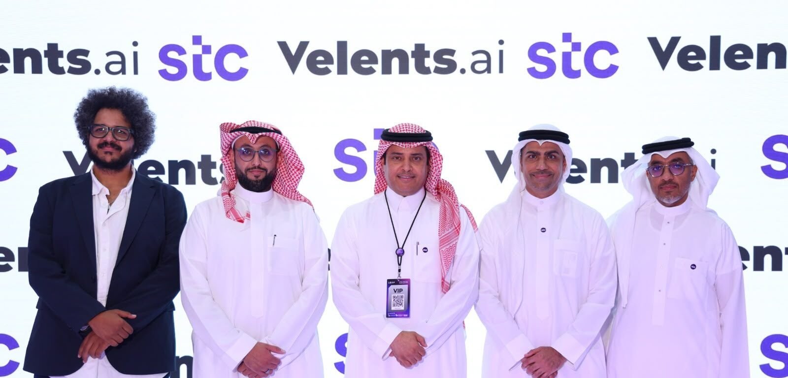 «فيلنتس» الناشئة للذكاء الاصطناعي تتوسع في البحرين عبر شراكة مع «stc البحرين»