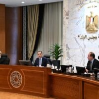 رئيس الوزراء يستعرض محاور جلستي حوار بشأن
