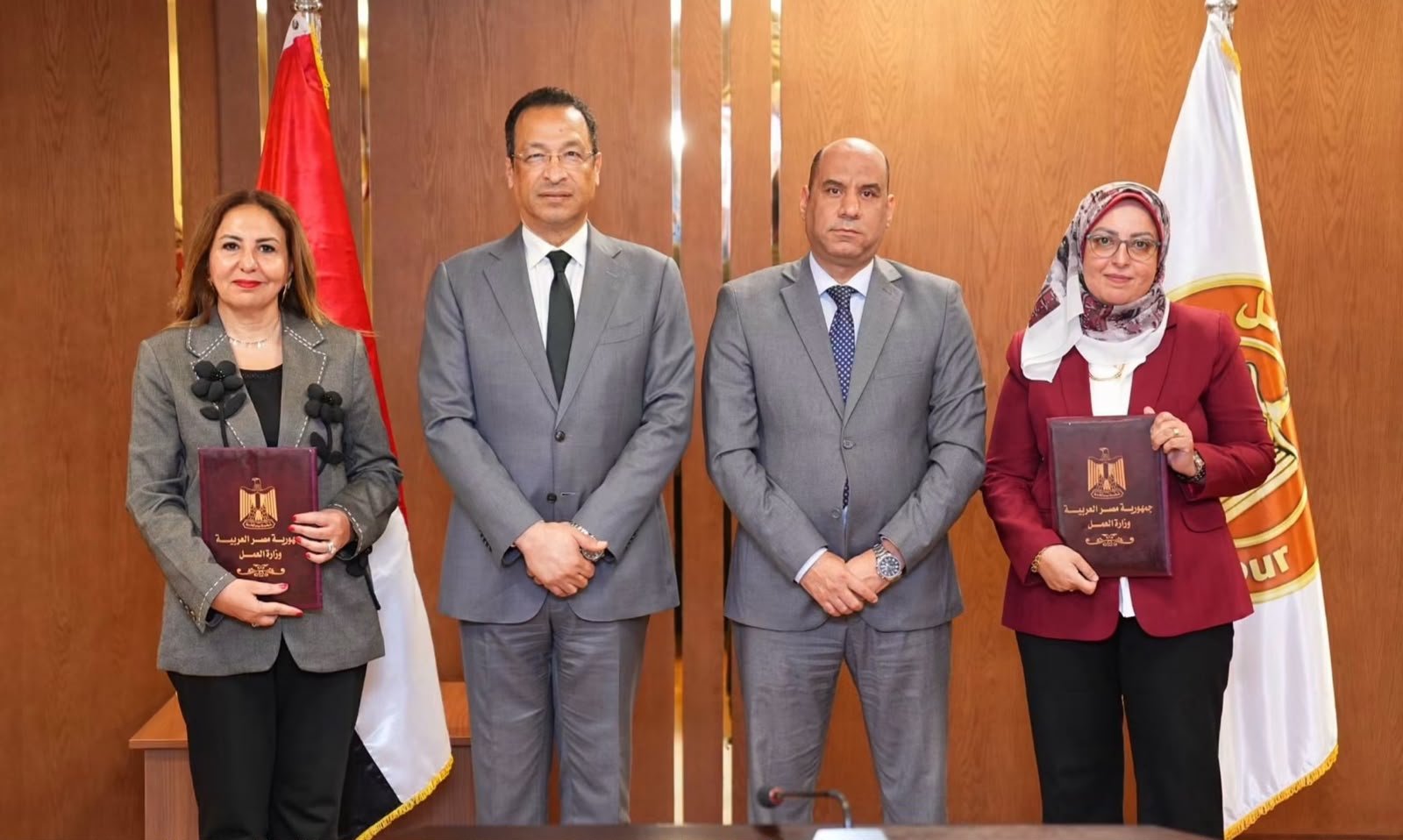 وزيرا الاتصالات والعمل يشهدان توقيع مذكرة تفاهم للتعاون في التطوير المؤسسي الرقمي لوزارة العمل