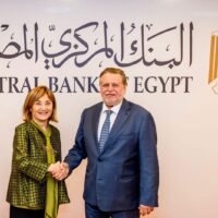 محافظ البنك المركزي يلتقي نائب رئيس بنك الاستثمار الأوروبي